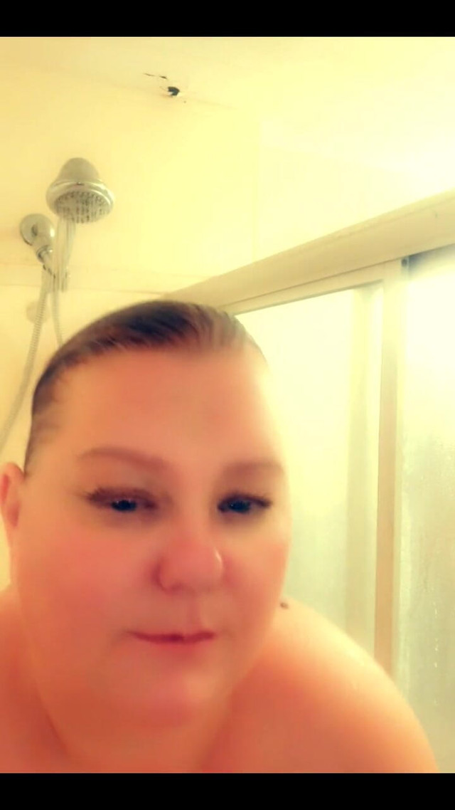 Shower Fun. (Dulce Mary)