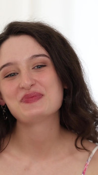Fată atât de dulce încât nu o să crezi că o vei vedea făcând sex!