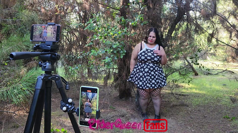 Riderqueen BBW Step Mom Latina Ebony: ライダークイーン・アローン、屋外、ファンのためのビデオ