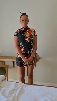Convidou Uma Mulher Asiática Grossa Para O Meu Quarto De Hotel - 500 Dólares E Ela Leva Tudo