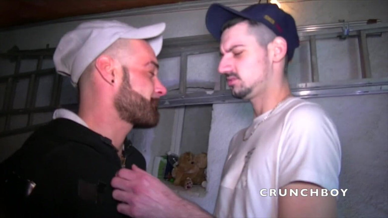 Crunch Boy: hetero garoto fodido por seu amigo em discreto