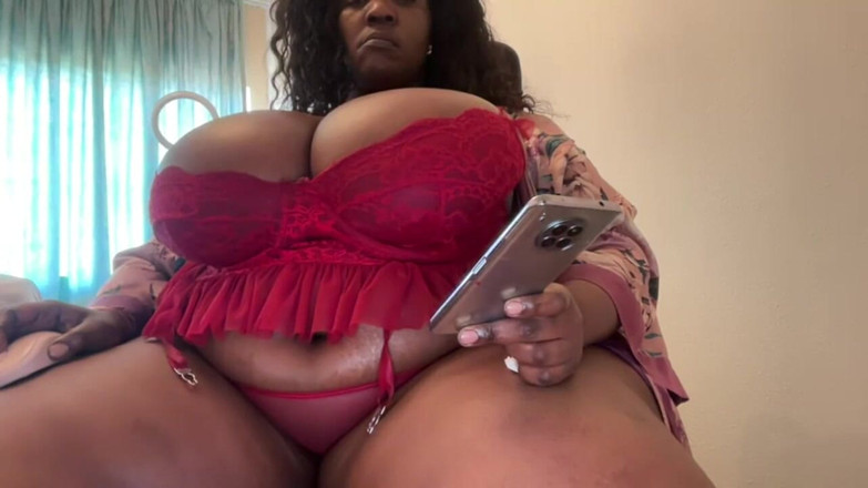 Legendary Booty Overdose: Lactating BBW MILF Stripteasing &amp; Masturbating