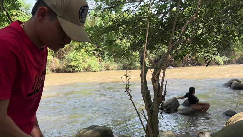 Duoafroditas: Saya Bercinta Keras Dengan Seorang Pria Latino Muda Tak Dikenal...