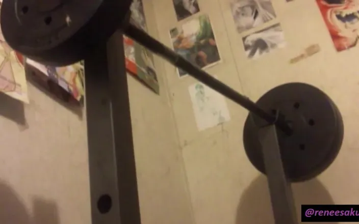Renee Sakuya: Dumbell Bench Press