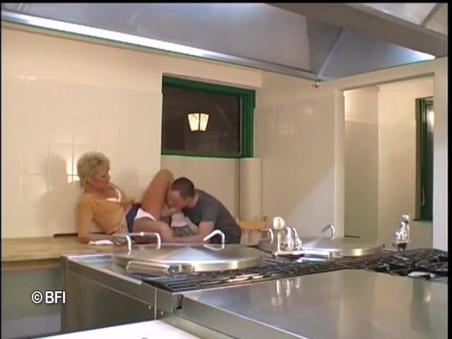 Mature Babes: Young dude fucked hot blonde mature slut