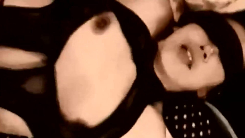 yellowsubmarine: Divertimento segreto con la moglie del mio amico.