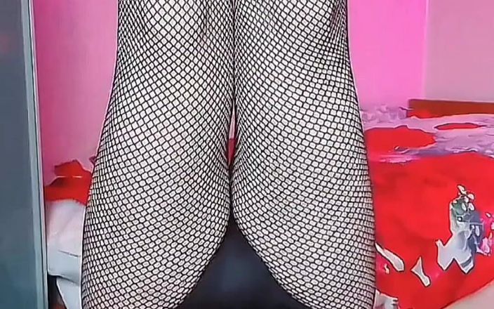 Kitty_Cross: Обжигание и сенсационный: музыкальный мир кроссдрессера Kitty