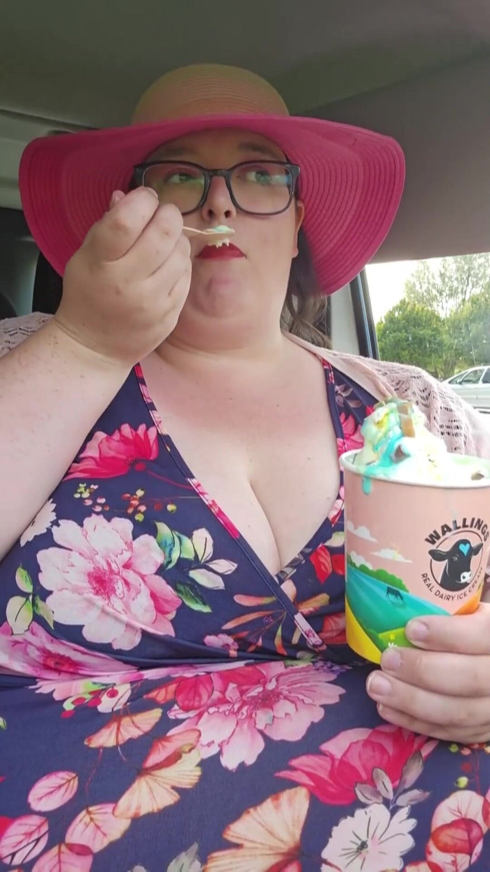 SSBBWLadyBrads: Snězme zmrzlinu