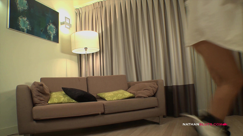 Nathansluts: Stoute milf Daisy Rock kiest haar jongensspeeltje op straat en...