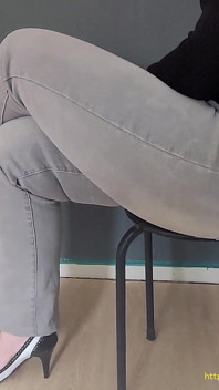 Zehenzapfen in Thight-jeans