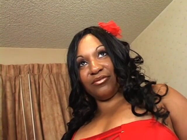 Meet and Fuck: Black dude picks big booty ebony girl with wide hips...