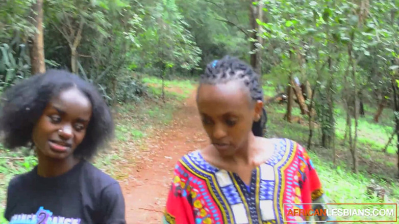 African Lesbians: เลสเบียนมือสมัครเล่นผิวดำแอฟริกัน ดูดหีแล้วแตกน้ำพุ่ง!