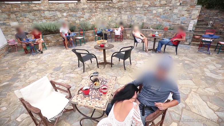 Alexandra Wett: Follada en medio del restaurante!