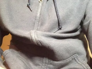 Clint Cumin dá fundo, o que o velho mestre fez com ele, ele mostra seu corpo e descreve procedimentos futuros que ele está tendo.