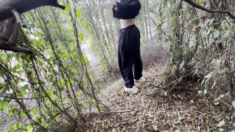 Crisanto999: Můj pitomý nevlastní bratranec mě nemůže vidět takhle, protože mě...