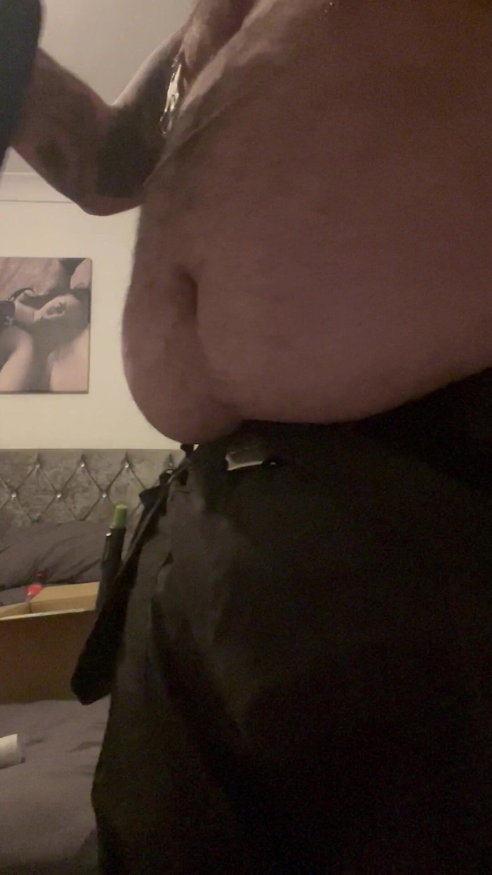 Shaun Cbt: Meme ucu kıskacı ve göt tıkacı ile yarak ve taşak...