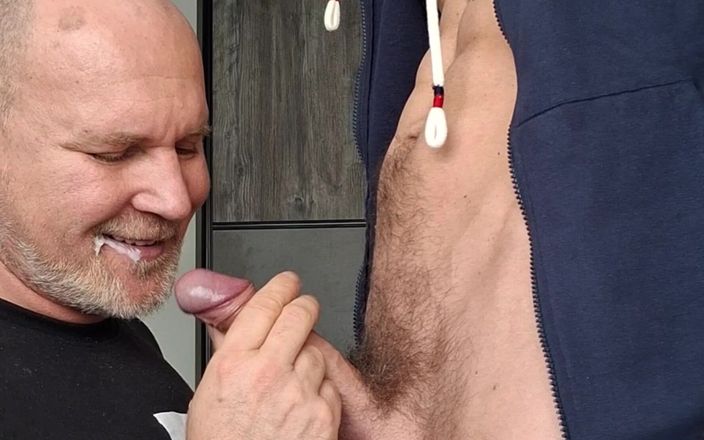 Dexterxxlfun: Минет с большим членом Naturall_joe моей сексуальной подруги мастурбации снова отсосали.