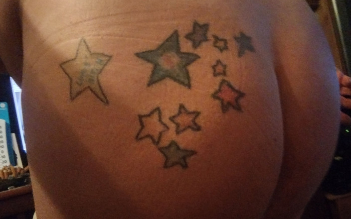 Azjre: Masturbuje się wielkim dildem we mnie