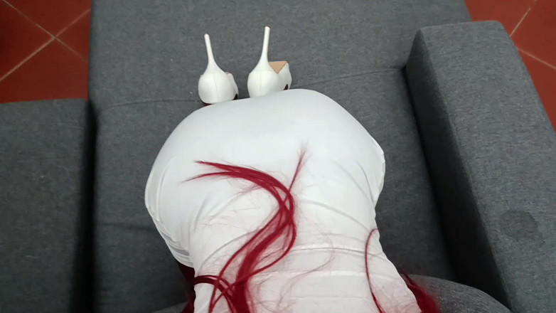 LauraOnHeels: MILF Pompino POV E Leccata Di Sperma