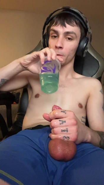 Ky Strokes: Warzone Win Got My Cock so Hard