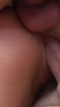 Chloe delaure为5个大鸡巴张开她的菊花