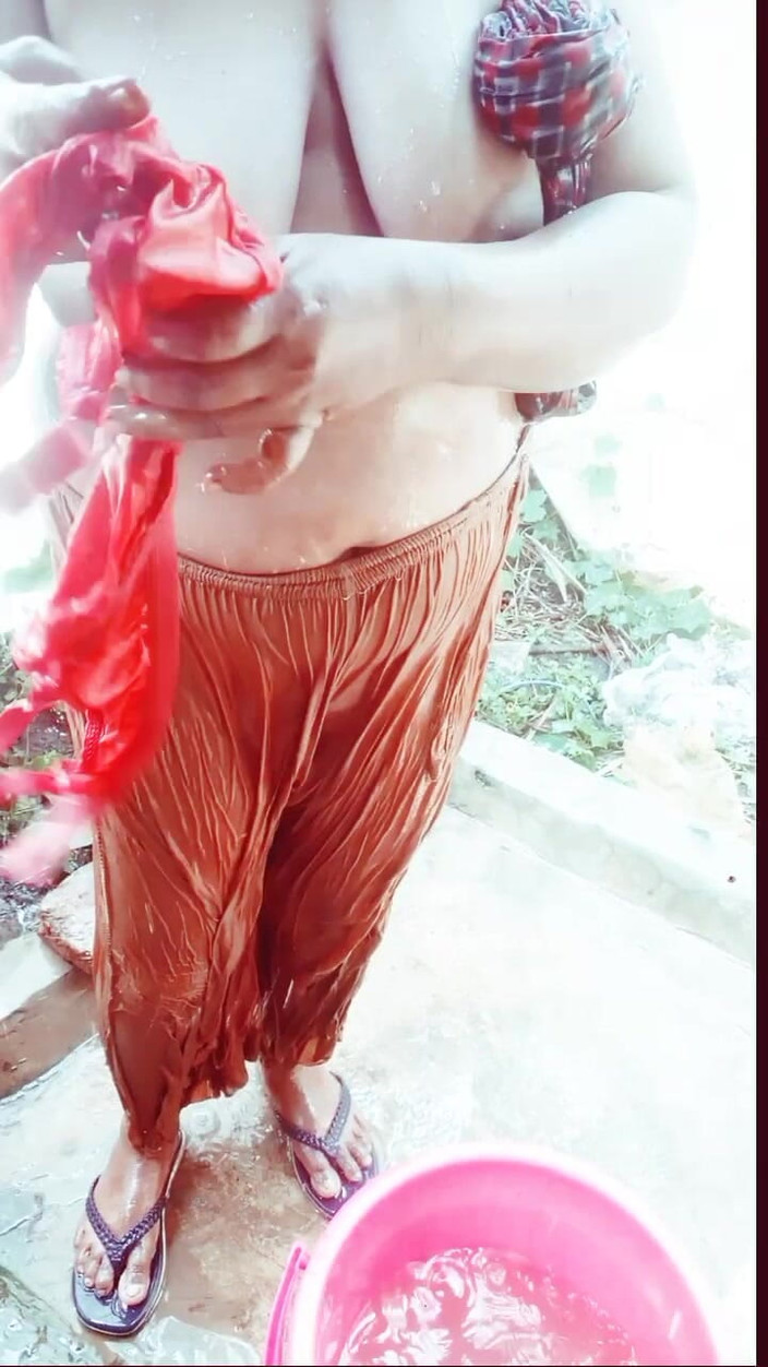 Sadia vabi: Vabi làng xinh đẹp khoe cặp mông to và bộ ngực...
