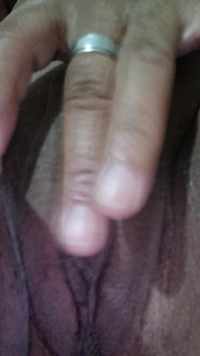 Virgin Masturbating (Mirellaroficial)