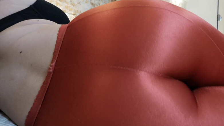 Erotic Tanya: Cea mai sexy tachinare de cur în colanți