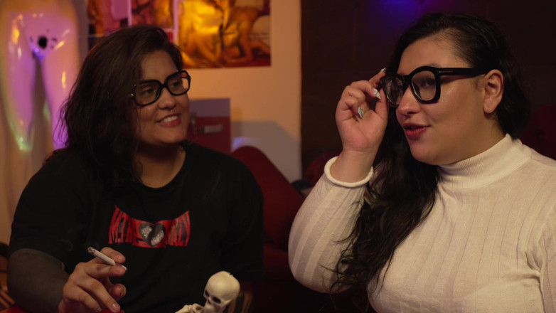 Gordelicias: Smoking Fetish! Two Hot Women Smoking and Talking About Their...