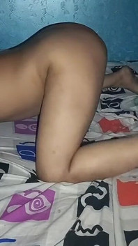 Shreya bhabhi的阴户会让你的鸡巴湿透