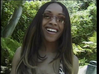 VOP Ebony Babes: Vollbusige choco-MILF in hochhackigen bekommt muschi-fick im pool und endet...