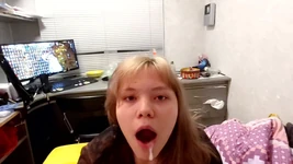 Schwanzlutschen, bis ich viel sperma in meinen mund bekomme - Furiussh