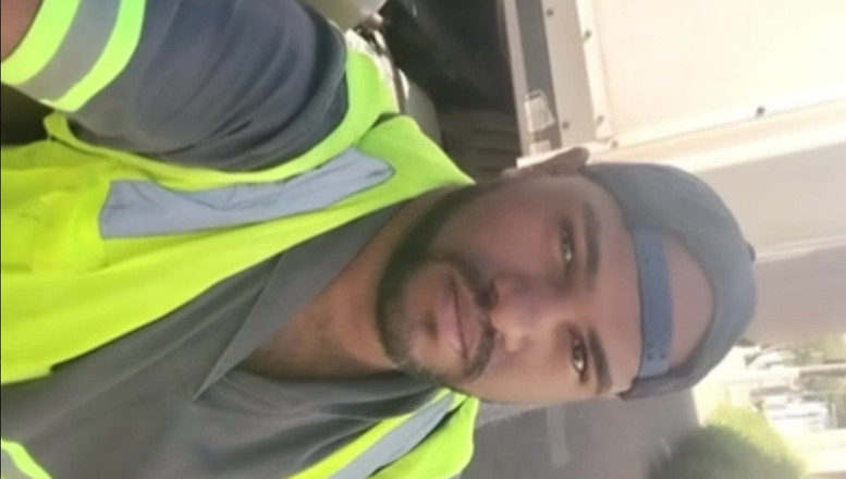 TheBlacKHunterr: Cum Inside the Truck