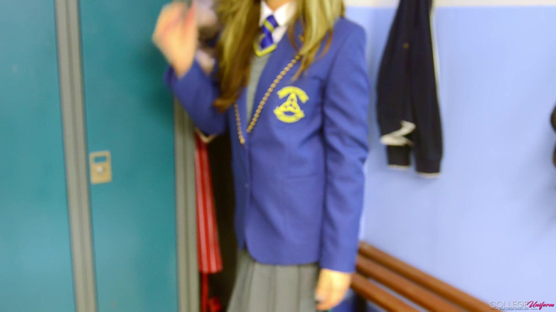 College Uniform: Škádlení v šatně s Tamsinem K