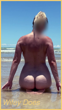 Wifey Goes Nude at Public Beach