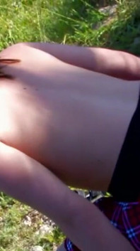 Sexy děvka miluje šukání venku