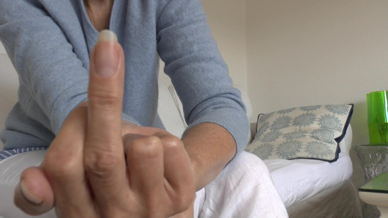 Lady Victoria Valente: Eleganti mani estive e unghie lunghe, presentati da lady victoria...