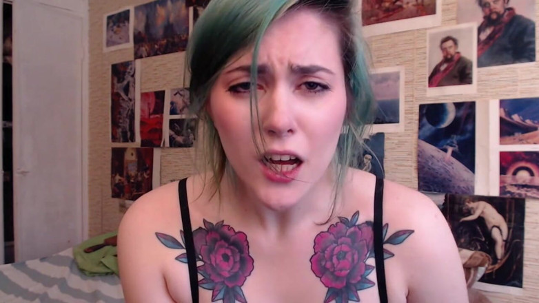 Stacy Moon: Orgazm raz po raz z powodu wibrowania we mnie