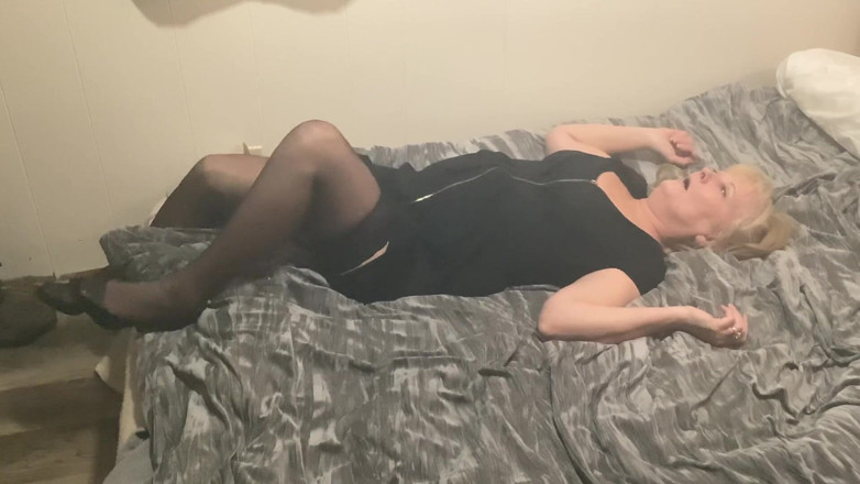 Sallylittle75: Berkongkek selepas keluar malam