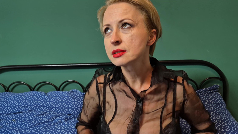 Wanilianna: Ride the Wild Dildo and See My Famous Squirt