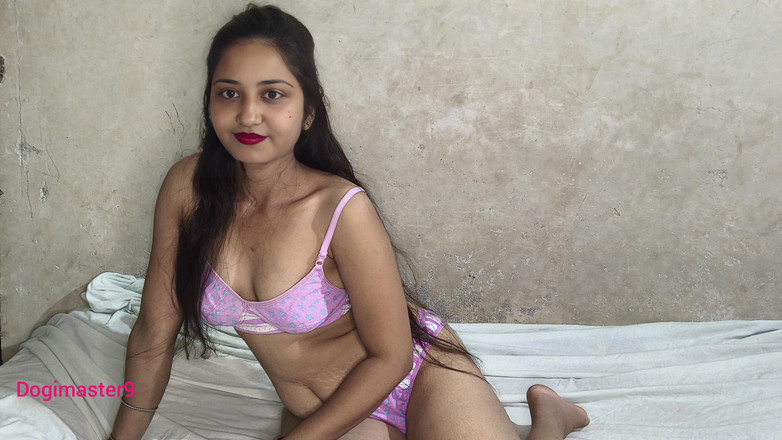 Dogimaster: Nevlastní sestra šuká tvrdě indickou přítelkyni do pusy