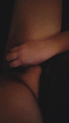 Diamond J: Colpi di figa bagnata