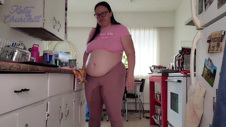 Katy Churchill: Gruby slob sika wszędzie