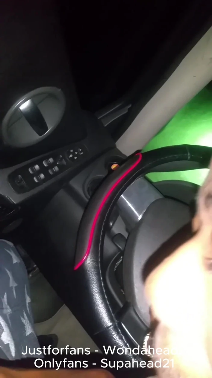 Wondahead21: この喉のためにクラブを去る異性愛者男性