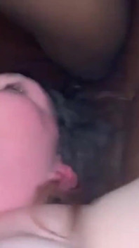 Si cewek super semok lagi asik nyepong kontol raksasa pria kulit hitam nata4sex freakybbc sampai dicrot di dalam