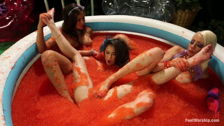 Foot Worship by Kink: Fétichisme des pieds, footing lesbien, jello et sploshing