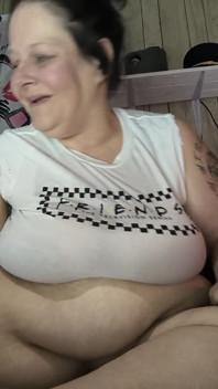 Ce face curva asta cu bărbați care se uită că se fute