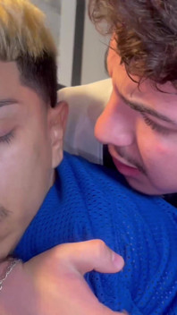 Hung Dl Homie poprvé šuká gay díru