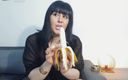 Legs On Heels: Toppen på en banan som ersätter din lilla kuk