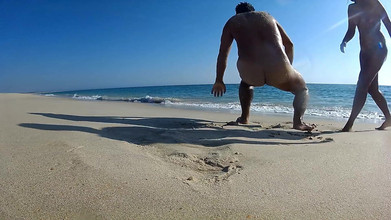 DreamStudioCouple: Naken på stranden